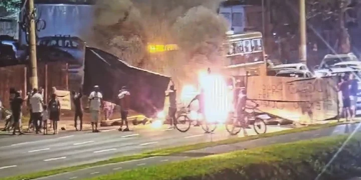 No Meio das Enchentes a Luta de Classes não Para! Confira um Informe a Respeito.